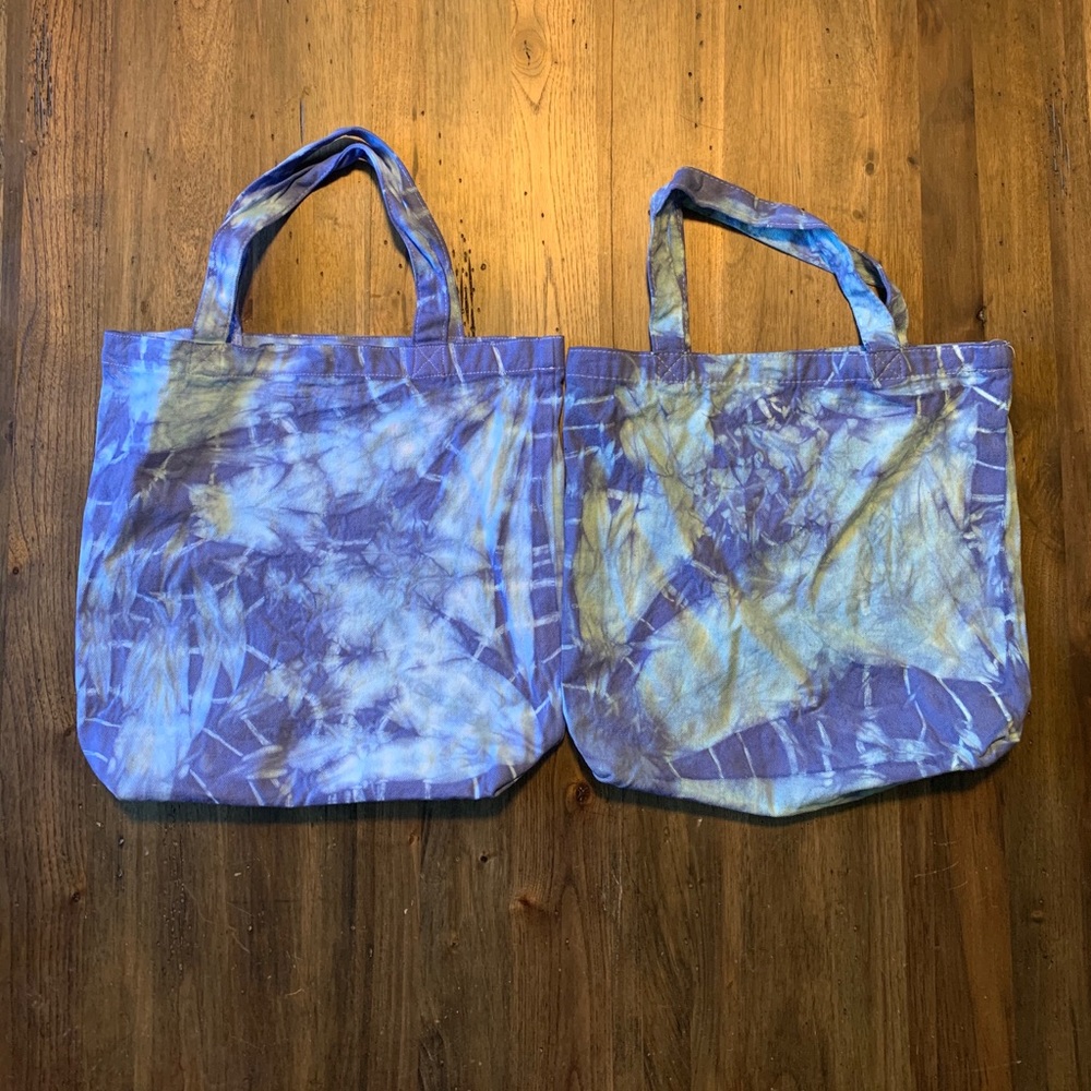 4 blue tie dye canvas tote bags